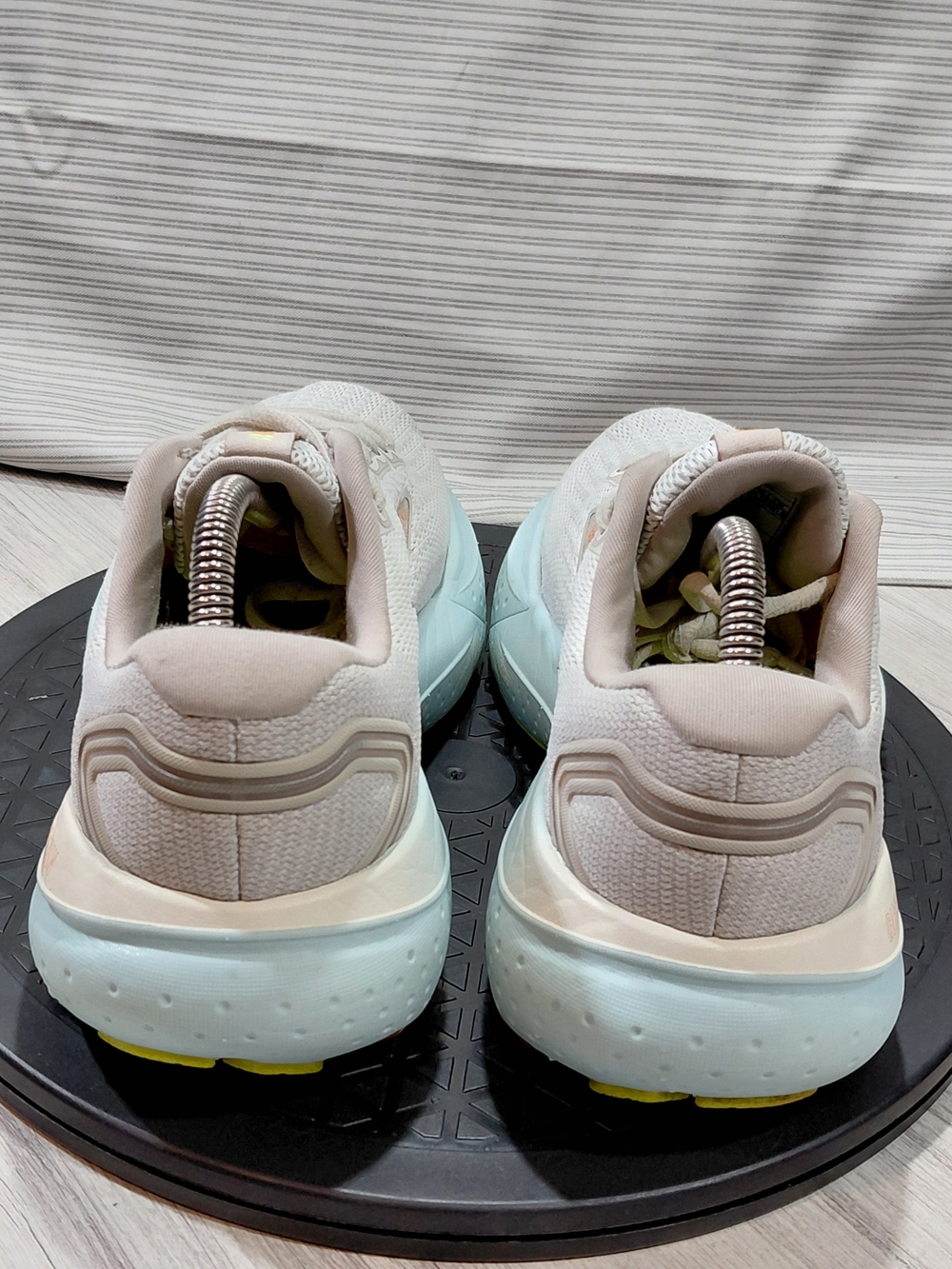 Brooks Women's Glycerin 21 Running Shoes - Light Beige  Baby Blue Sole SIZE 7.5W - Picture 10 of 15